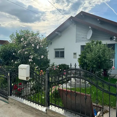Apartman Hana *