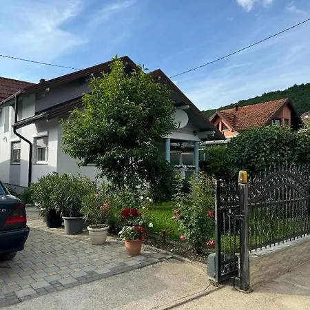 Hana Apartman *